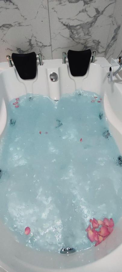 Jacuzzi Belle View Sinaia-Free Parking Exterior foto