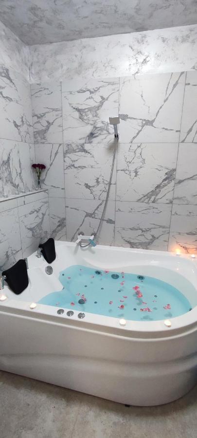 Jacuzzi Belle View Sinaia-Free Parking Exterior foto