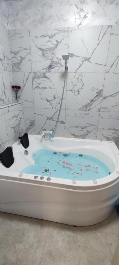 Jacuzzi Belle View Sinaia-Free Parking Exterior foto